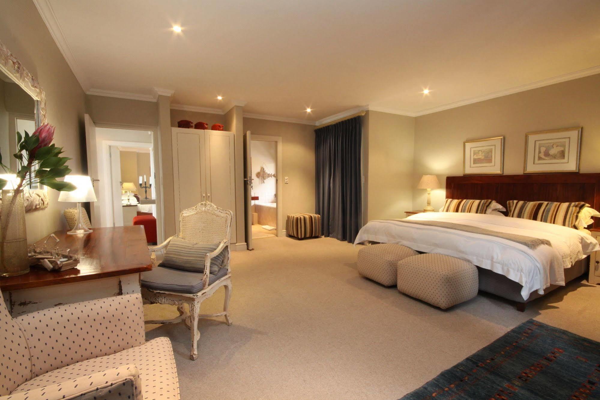 Lavender Manor Guest Lodge Херманус Экстерьер фото